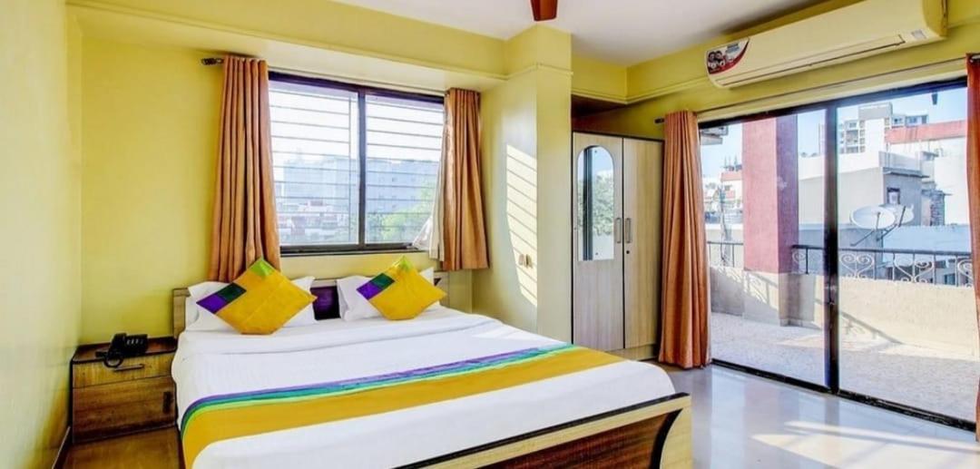 Coronet Luxurious Apartment *